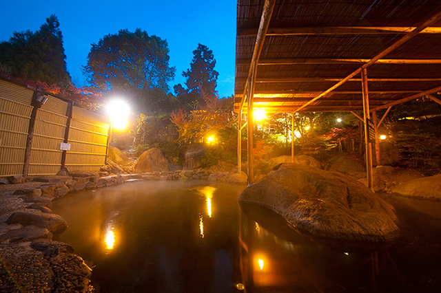 Outdoor hot spring001