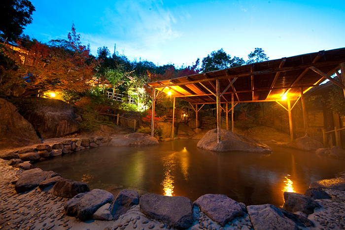 Outdoor hot spring1