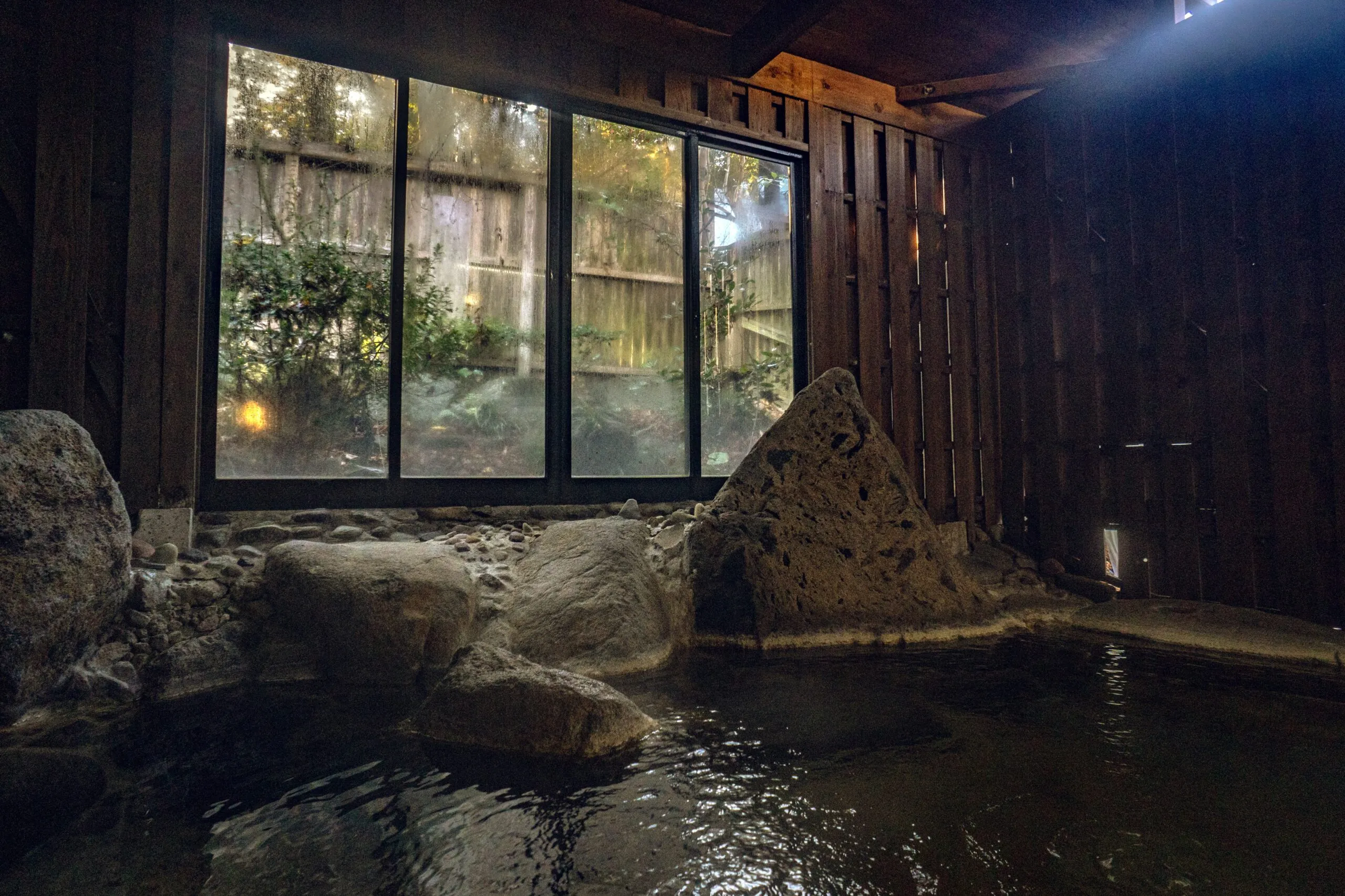 八面の湯の夜景